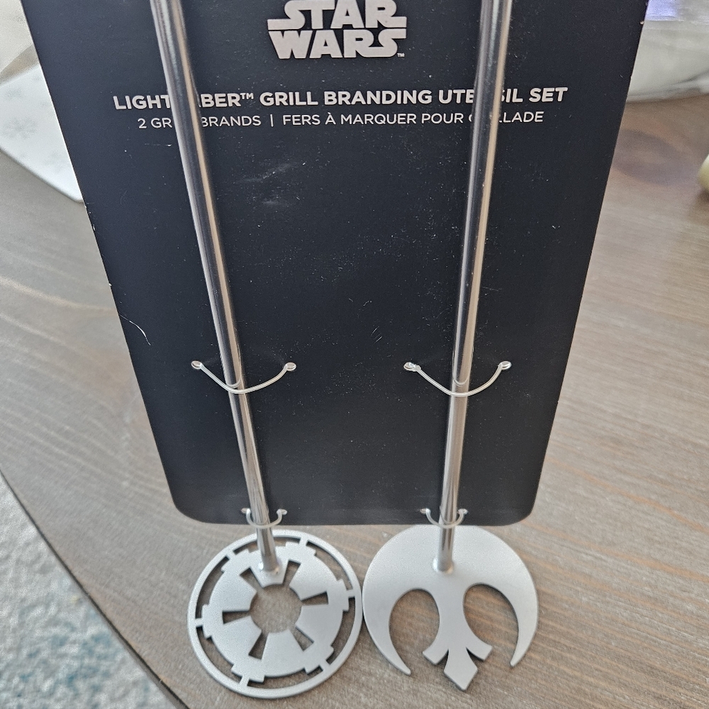 Hallmark Star Wars Lightsaber Grill Branding Utensil Set Of 2 New